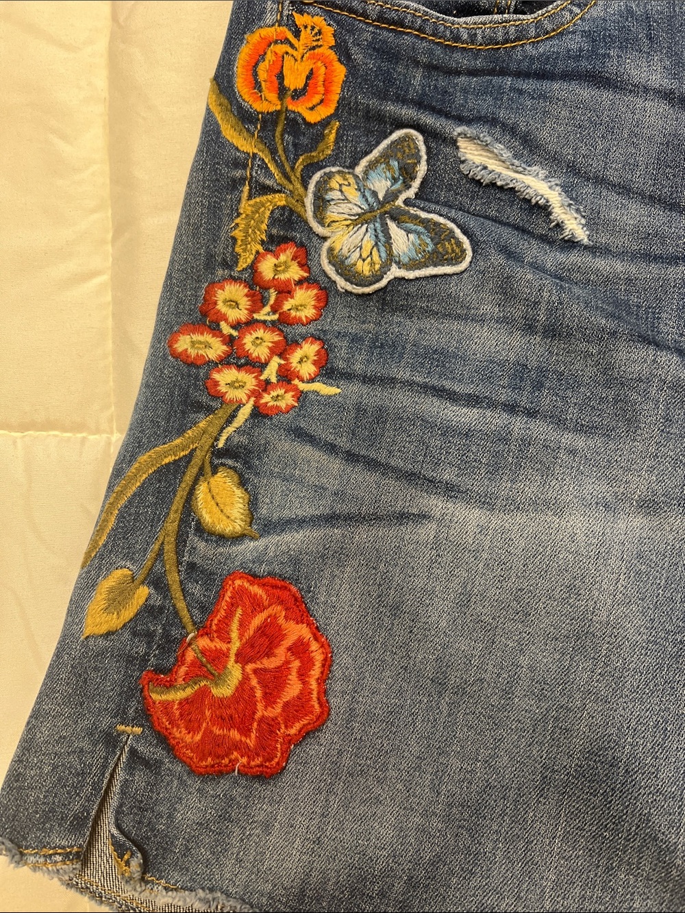 DRIFTWOOD Blue Denim Embroidered Floral Bermuda Shorts sz 27 - Picture 4 of 11
